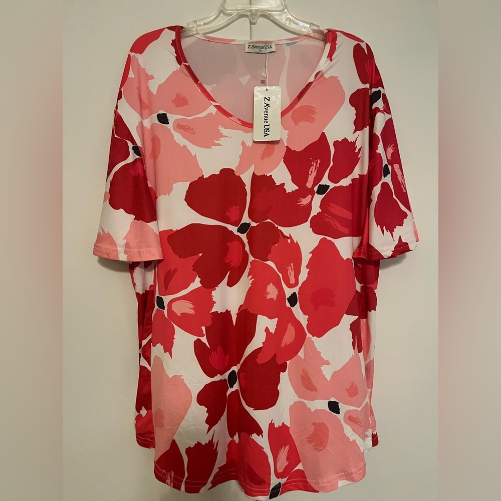 Women's Floral Short Sleeve Top - Red and Pink